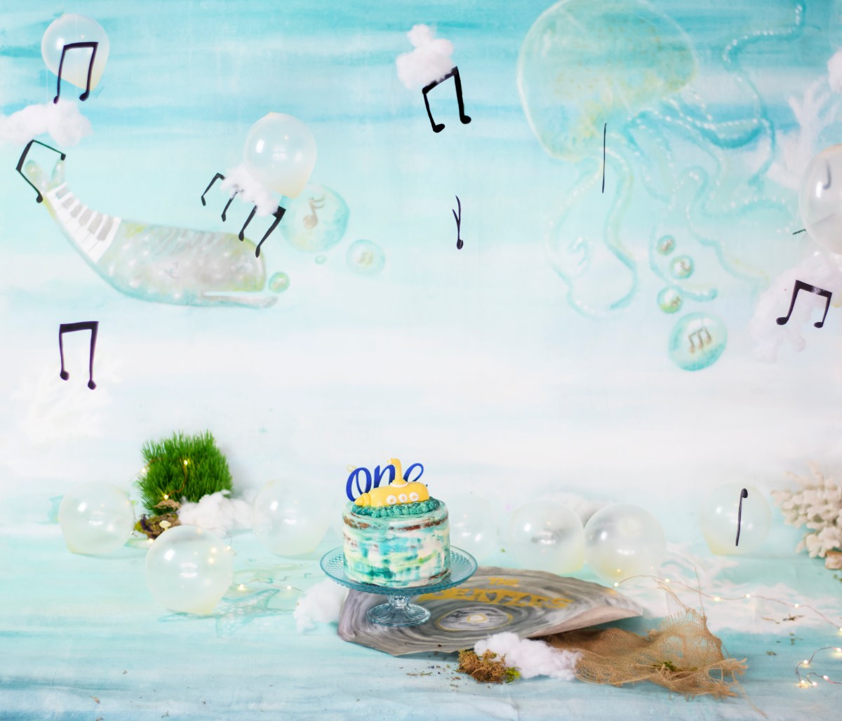 yellow submarine cake smash