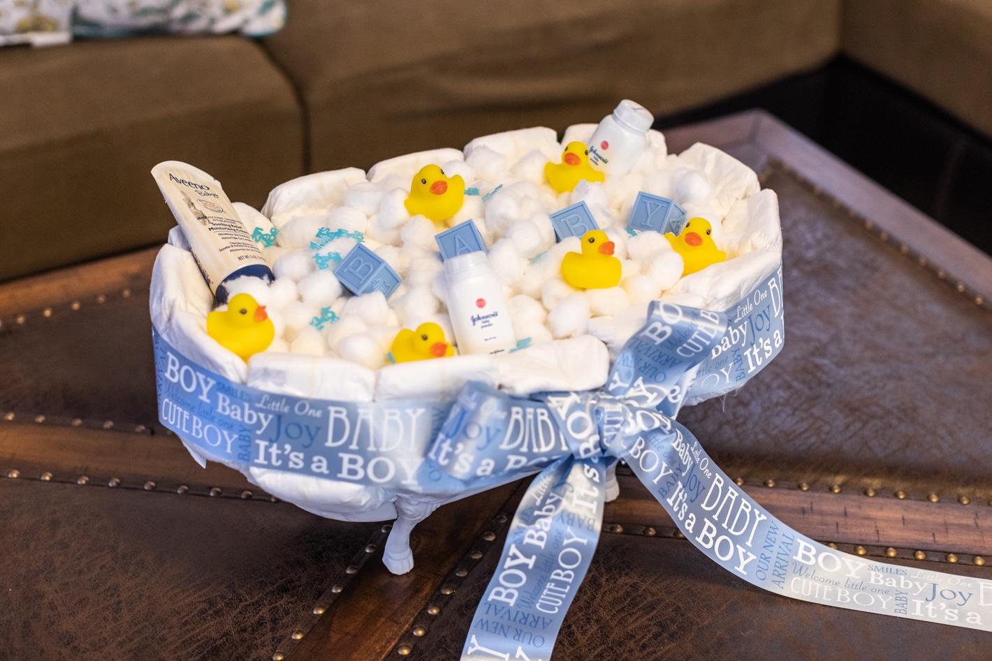 How to host a sprinkle baby shower, diaper cake 